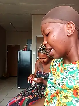 Snapshot of tse_nyane chatting on October 12, 8:28 am tse nyane online show from October 12, 8:28 am