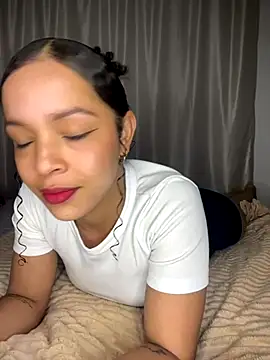 Snapshot of Yasmin777_ chatting on October 5, 1:43 am Yasmin777 online show from October 5, 1:43 am