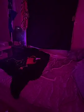 1n0nlythroat online show from October 12, 5:10 am