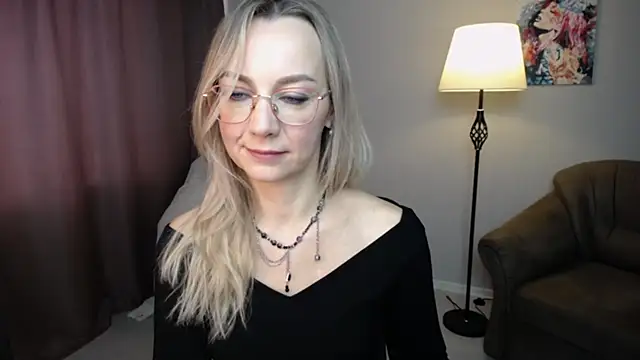 Snapshot of Ava_Elior chatting on October 11, 9:58 am Ava Elior online show from October 11, 9:58 am