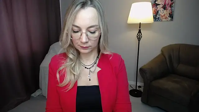 Snapshot of Ava_Elior chatting on October 15, 9:45 am Ava Elior online show from October 15, 9:45 am
