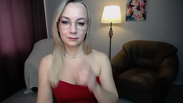 Snapshot of Ava_Elior chatting on September 24, 10:36 am Ava Elior online show from September 24, 10:36 am