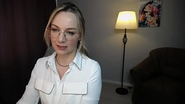 Snapshot of Ava_Elior chatting on October 8, 9:46 am Ava Elior online show from October 8, 9:46 am