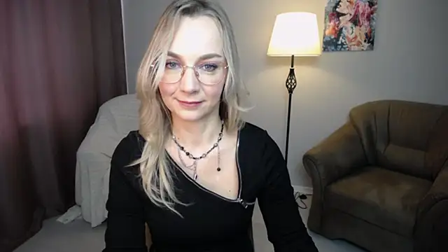 Snapshot of Ava_Elior chatting on October 9, 9:57 am Ava Elior online show from October 9, 9:57 am