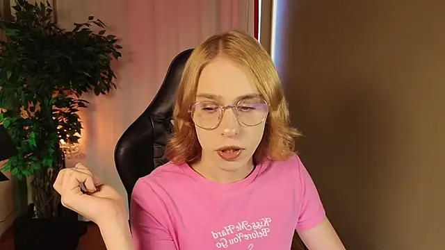 BarbieRichy online show from September 12, 5:41 am