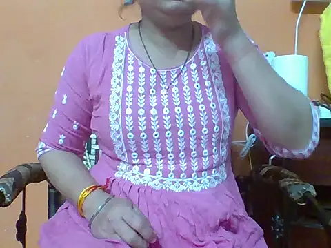 Marathi q4een01 online show from March 9, 6:05 am