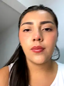 Snapshot of Lupe_19 chatting on September 25, 4:33 am Lupe 19 online show from September 25, 4:33 am