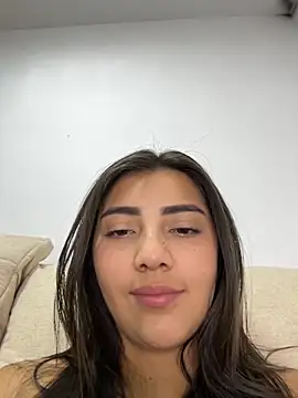 Snapshot of Lupe_19 chatting on September 28, 11:21 pm Lupe 19 online show from September 28, 11:21 pm