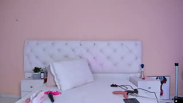 katte landerr online show from November 14, 1:22 pm