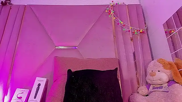jazmin waked online show from June 13, 4:43 am