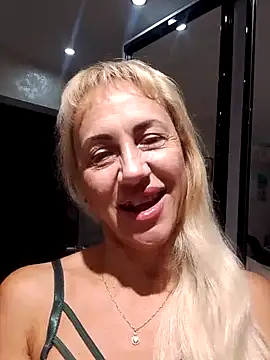 KissMiSveet online show from September 25, 4:17 pm