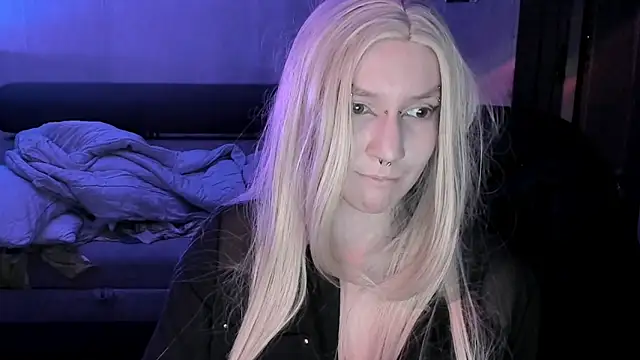 Akira-ivy online show from February 10, 3:04 pm