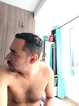 stivenlujan69 online show from February 3, 7:07 pm