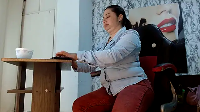 mariani smith online show from December 2, 12:07 pm