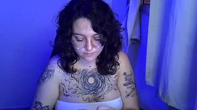 Snapshot of Blue_Liz chatting on October 12, 8:44 pm Blue Liz online show from October 12, 8:44 pm