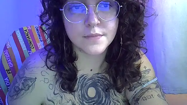 Snapshot of Blue_Liz chatting on October 4, 6:45 pm Blue Liz online show from October 4, 6:45 pm