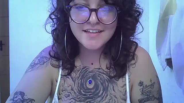 Snapshot of Blue_Liz chatting on September 15, 3:09 pm Blue Liz online show from September 15, 3:09 pm