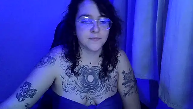 Snapshot of Blue_Liz chatting on October 11, 8:33 pm Blue Liz online show from October 11, 8:33 pm