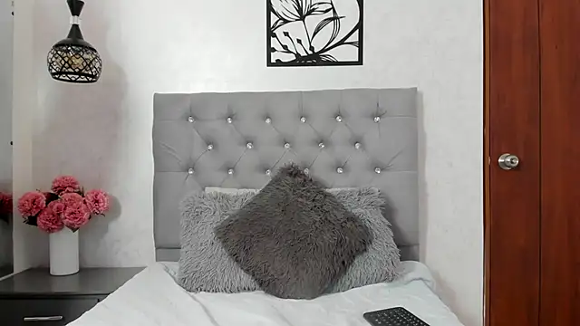 Emiily cooper x online show from October 27, 7:19 pm