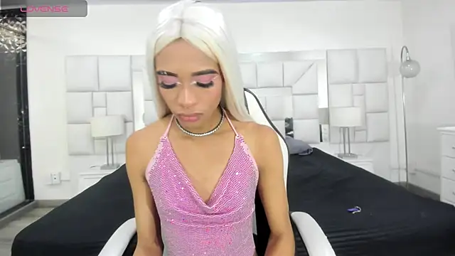 Dahlia Moss online show from November 28, 4:04 am