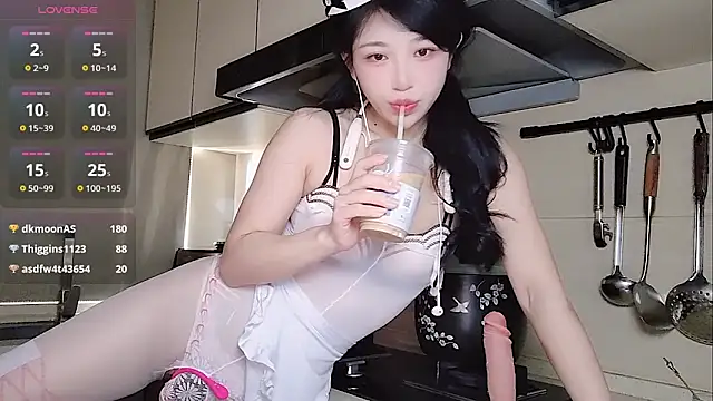 Snapshot of Coco--01 chatting on September 13, 1:24 am Coco--01 online show from September 13, 1:24 am