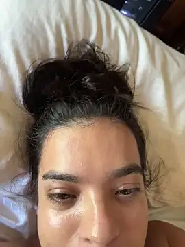 JuanitaMore01 online show from July 28, 6:20 pm