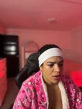 JuanitaMore01 online show from June 9, 1:38 am