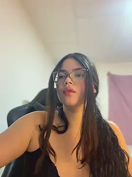 Valentina2390 online show from July 9, 3:09 am