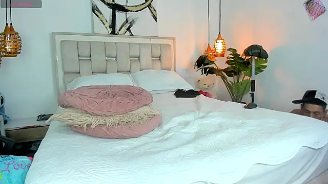 lupeandostin online show from July 24, 2:09 am