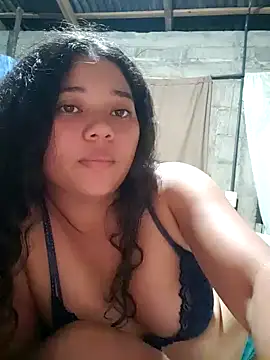 Snapshot of Violethroos chatting on September 23, 2:32 am Violethroos online show from September 23, 2:32 am
