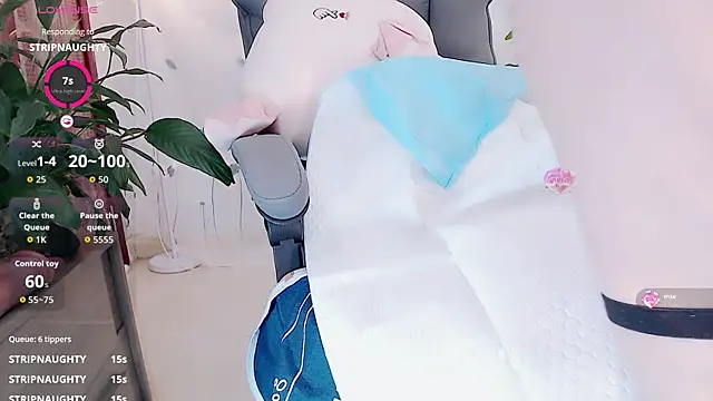 yaoyao-baby520 online show from July 4, 3:24 am