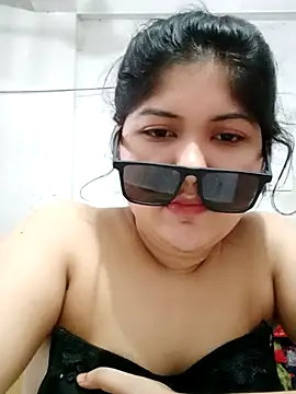 Snapshot of Nusrat-N chatting on September 29, 3:33 am Nusrat-N online show from September 29, 3:33 am