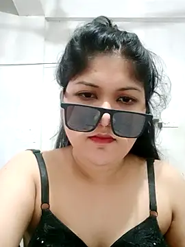 Snapshot of Nusrat-N chatting on September 19, 10:58 am Nusrat-N online show from September 19, 10:58 am