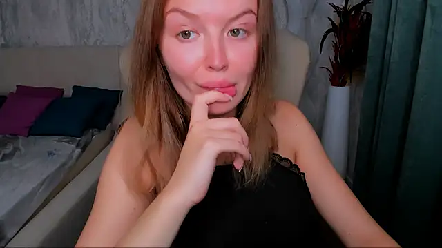 LaurennHill online show from September 16, 12:51 am