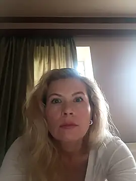 Snapshot of Julia_Giulia chatting on October 1, 10:09 am Julia Giulia online show from October 1, 10:09 am