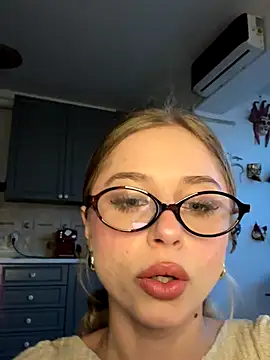 BabyAnais online show from September 19, 4:39 pm