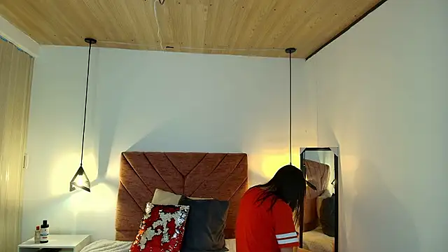 Hanna Lee   online show from February 15, 8:57 am