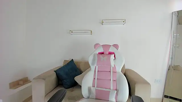 april smiith online show from October 20, 12:19 pm