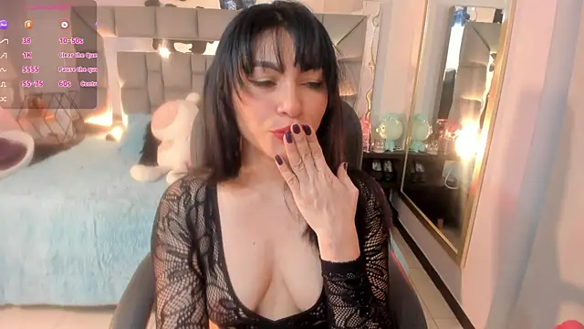 im Lorena online show from October 6, 7:40 pm