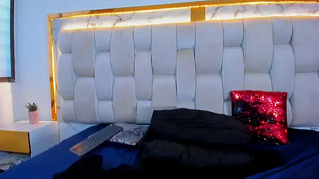 HellAndDante  online show from February 1, 10:08 pm