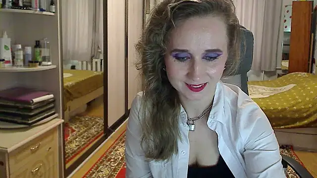 Snapshot of ClassyInna chatting on September 17, 8:34 am ClassyInna online show from September 17, 8:34 am
