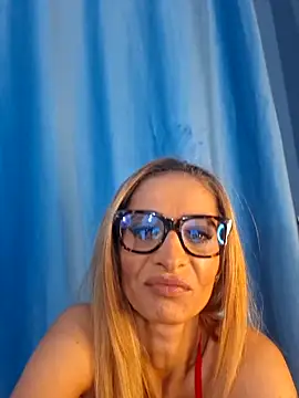 aellabeyonce online show from October 25, 11:40 am