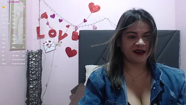 pamela echeverria online show from March 21, 11:26 am