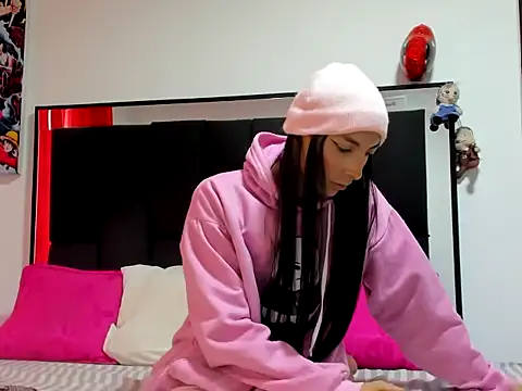 xamila muaa online show from November 13, 12:26 pm