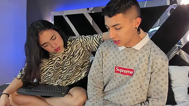 NickandAbby  online show from November 5, 11:48 am