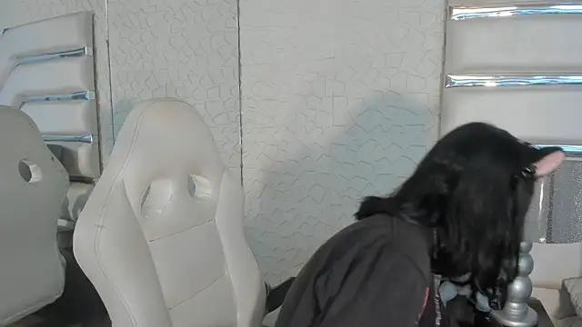 TatiLee online show from February 17, 4:39 pm