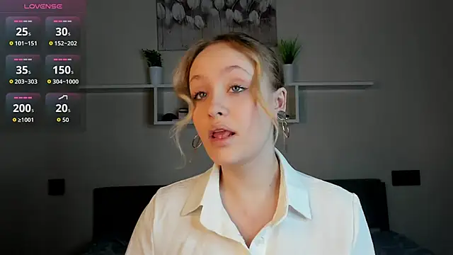 Julliakoill online show from November 29, 7:45 am