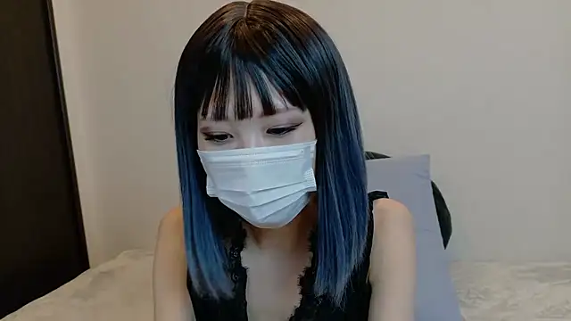 sarina at online show from April 13, 9:32 am