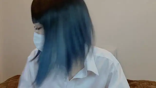 sarina at online show from December 4, 9:22 am