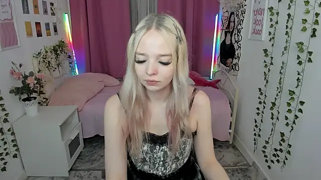 BellaMontgomery online show from February 28, 4:50 pm